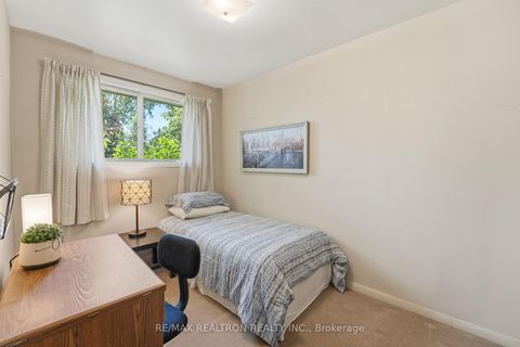 Photo 16 at 13 Kemano Road, Aurora Heights, Aurora