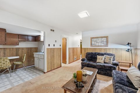 Photo 17 at 13 Kemano Road, Aurora Heights, Aurora