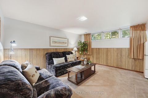 Photo 18 at 13 Kemano Road, Aurora Heights, Aurora