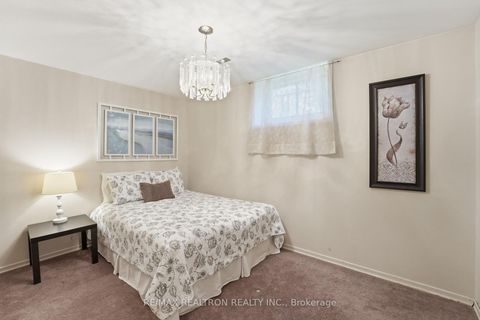 Photo 19 at 13 Kemano Road, Aurora Heights, Aurora
