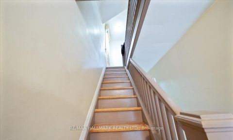 Photo 13 at 39 Lanark Avenue, Oakwood Village, Toronto
