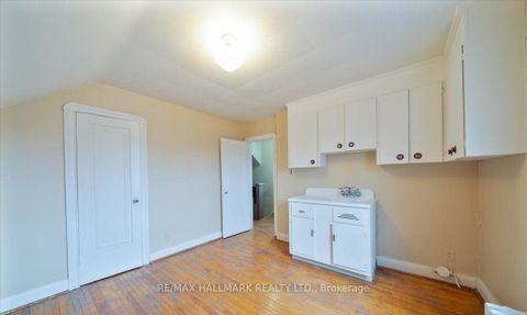 Photo 14 at 39 Lanark Avenue, Oakwood Village, Toronto