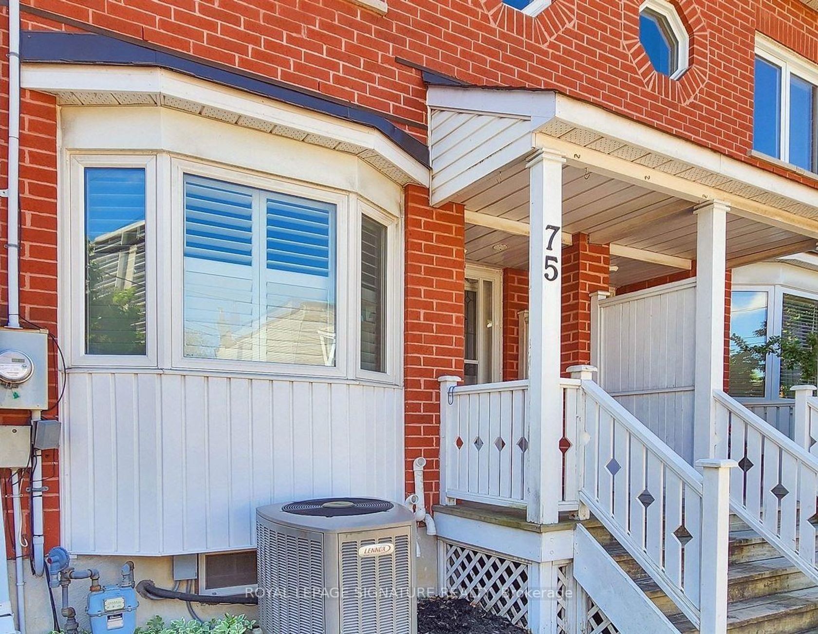 75 Doncaster Avenue, Crescent Town, Toronto photo number 2