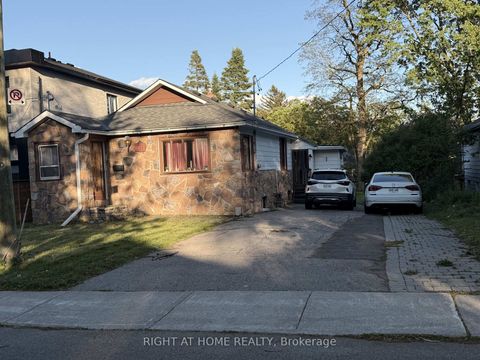 Photo 9 at 59 Kelsonia Avenue, Cliffcrest, Toronto