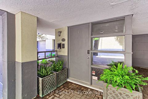 Photo 7 at 4 - 306 Sackville Street, South St. James Town, Toronto