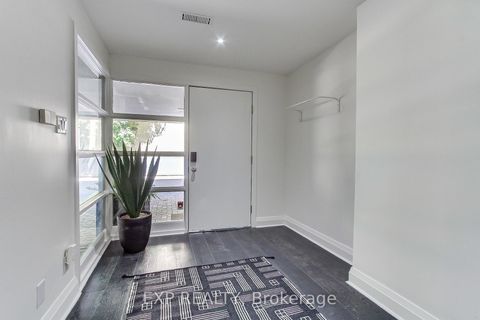 Photo 8 at 4 - 306 Sackville Street, South St. James Town, Toronto