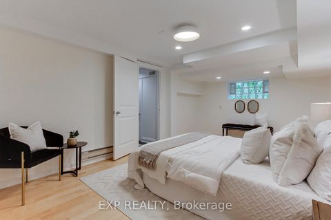 Photo 10 at 4 - 306 Sackville Street, South St. James Town, Toronto