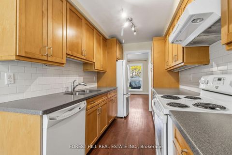 Photo 9 at 61 Snowshoe Mill Way, Windfields, Toronto