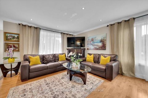 Photo 5 at 21 Warbeck Place, The Westway, Toronto
