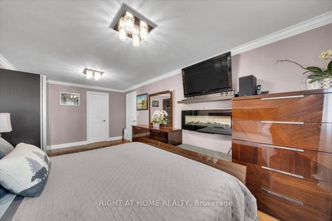 Photo 14 at 21 Warbeck Place, The Westway, Toronto