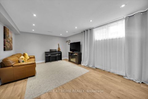 Photo 26 at 21 Warbeck Place, The Westway, Toronto