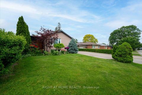 Photo 46 at 21 Warbeck Place, The Westway, Toronto