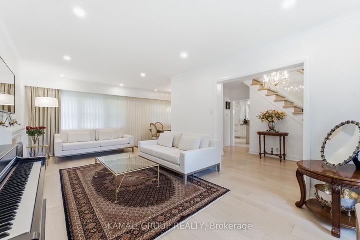 Photo 11 at 30 Blue Ridge Road, Bayview Village, Toronto