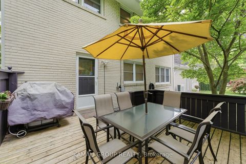 Photo 37 at 30 Blue Ridge Road, Bayview Village, Toronto