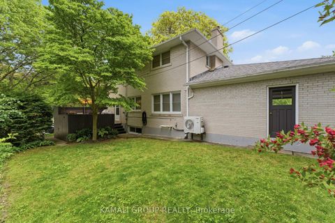 Photo 39 at 30 Blue Ridge Road, Bayview Village, Toronto