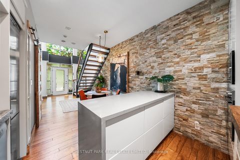 Photo 12 at 107 - 150 Homewood Avenue, North St. James Town, Toronto