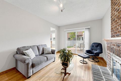 Photo 2 at 46 Gaslight Crescent, Highland Creek, Toronto