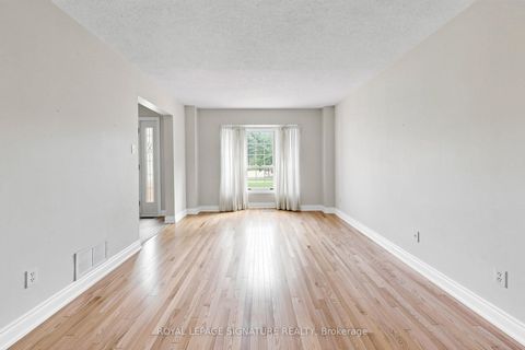 Photo 4 at 46 Gaslight Crescent, Highland Creek, Toronto