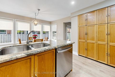 Photo 11 at 46 Gaslight Crescent, Highland Creek, Toronto