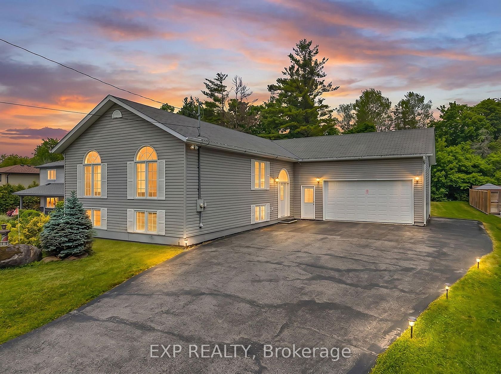 21 Sunnidale Boulevard, Sutton & Jackson's Point, Georgina 