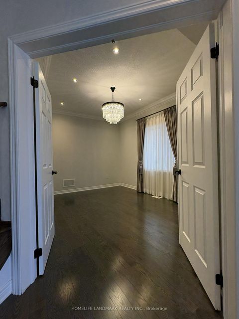 Photo 7 at 4 John Weddell Avenue, Sharon, East Gwillimbury