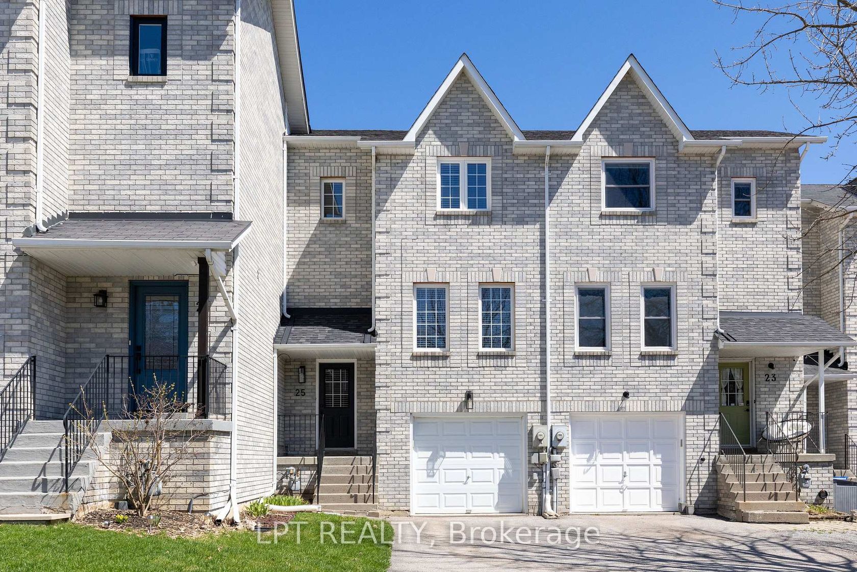 25 Hattie Court, Historic Lakeshore Communities, Georgina 