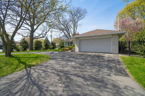 Photo 3 at 63 Orkney Crescent, Rosethorn, Toronto