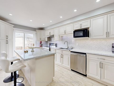 Photo 11 at 336 St Joan Of Arc Avenue, Maple, Vaughan