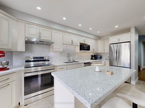 Photo 12 at 336 St Joan Of Arc Avenue, Maple, Vaughan