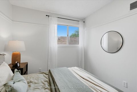 Photo 22 at 904 Southgate Drive, Donevan, Oshawa