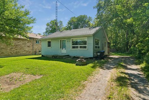 Photo 1 at 972 Gilmore Avenue, Lefroy, Innisfil