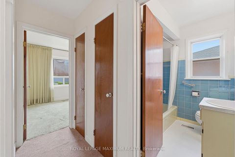 Photo 10 at 65 Magellan Drive, Jane Heights, Toronto