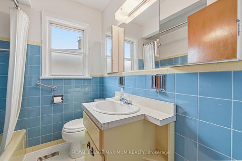 Photo 11 at 65 Magellan Drive, Jane Heights, Toronto