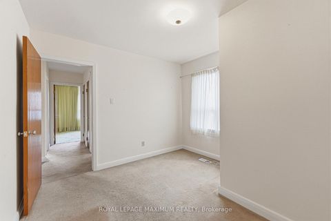 Photo 13 at 65 Magellan Drive, Jane Heights, Toronto