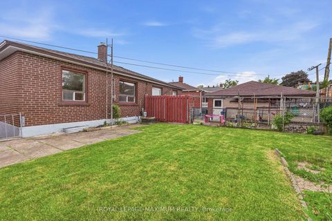 Photo 25 at 65 Magellan Drive, Jane Heights, Toronto