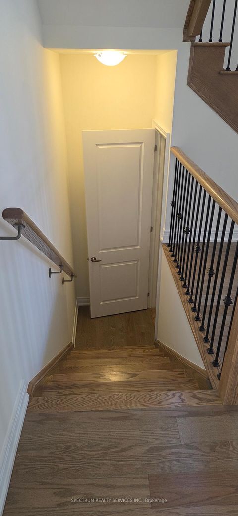 Photo 11 at 21 Lorrain Hand Crescent, Keswick South, Georgina