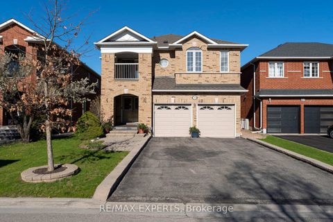 Photo 1 at 31 Monteith Crescent, Maple, Vaughan