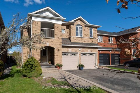 Photo 2 at 31 Monteith Crescent, Maple, Vaughan