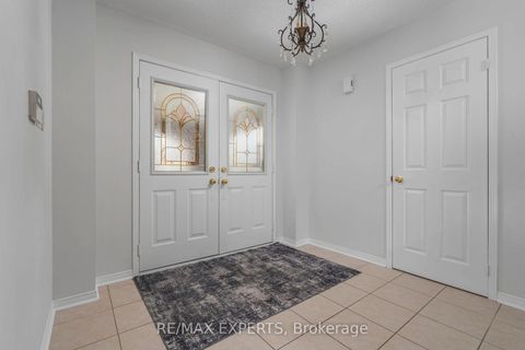 Photo 4 at 31 Monteith Crescent, Maple, Vaughan