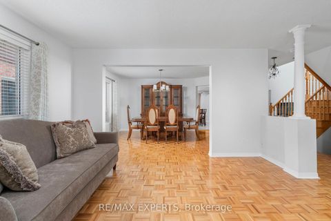 Photo 5 at 31 Monteith Crescent, Maple, Vaughan