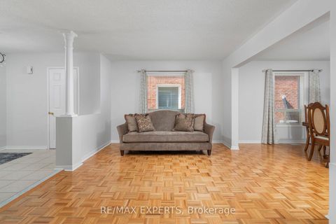 Photo 6 at 31 Monteith Crescent, Maple, Vaughan