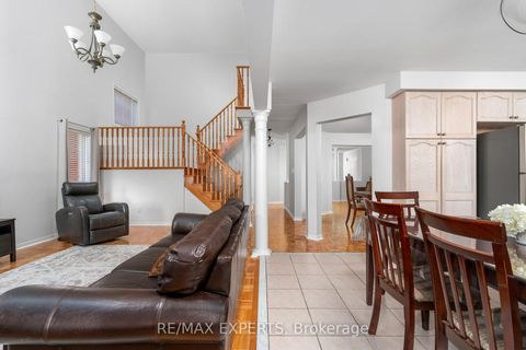 Photo 18 at 31 Monteith Crescent, Maple, Vaughan