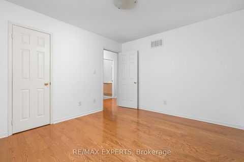 Photo 22 at 31 Monteith Crescent, Maple, Vaughan