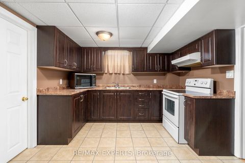 Photo 40 at 31 Monteith Crescent, Maple, Vaughan