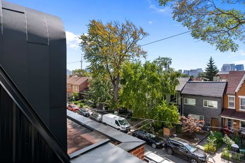 Photo 19 at 44 Foxley Street, Bellwoods, Toronto