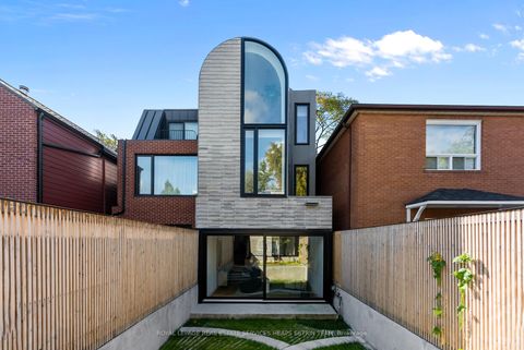 Photo 28 at 44 Foxley Street, Bellwoods, Toronto