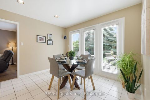 Photo 8 at 150 Fallingbrook Street, Pringle Creek, Whitby