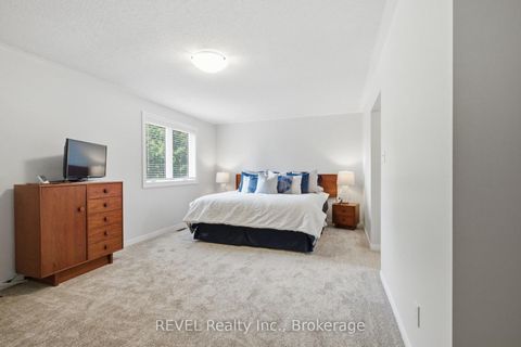 Photo 18 at 150 Fallingbrook Street, Pringle Creek, Whitby