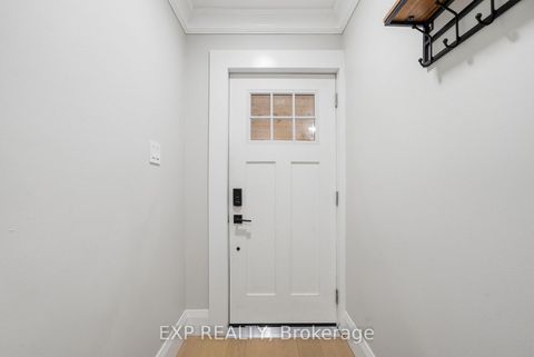Photo 2 at 21 Canzone Drive, Bendale, Toronto