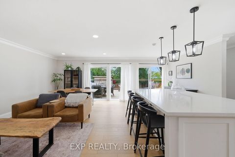 Photo 3 at 21 Canzone Drive, Bendale, Toronto